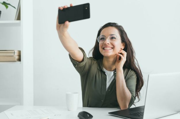 Como os dentistas podem aproveitar a onda das lives