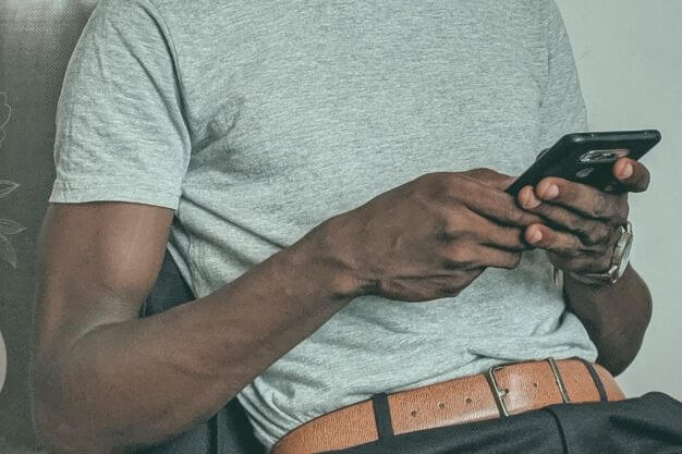 SMS ou Whatsapp: qual o melhor para confirmar consultas?